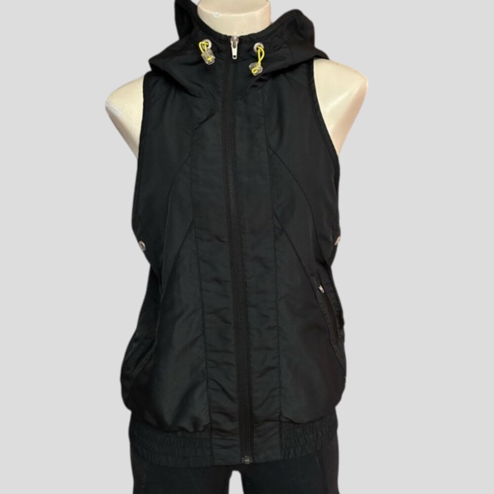 Aritzia TNA Black Athletic Running Lightweight Hooded Vest